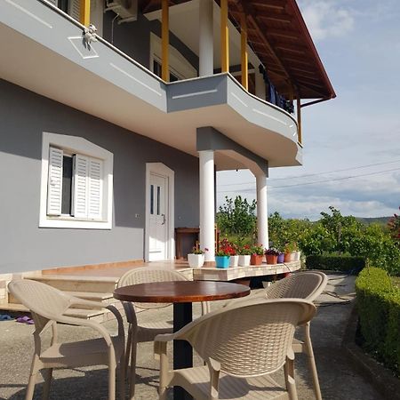 Rent Rooms Sakolli Berat Esterno foto