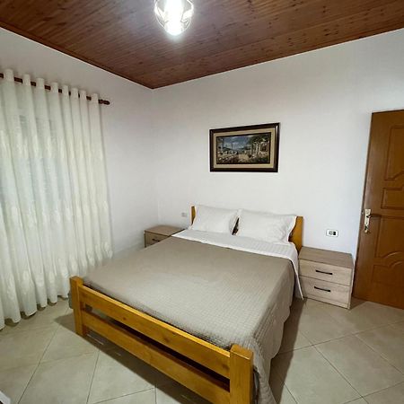 Rent Rooms Sakolli Berat Esterno foto