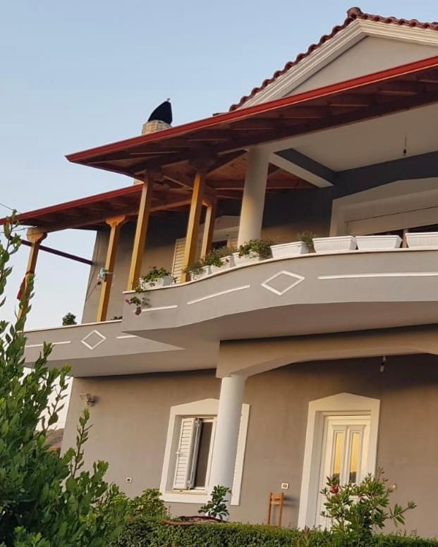 Rent Rooms Sakolli Berat Esterno foto