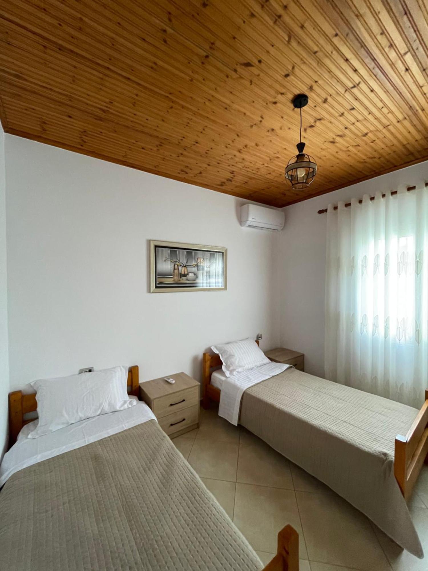 Rent Rooms Sakolli Berat Esterno foto