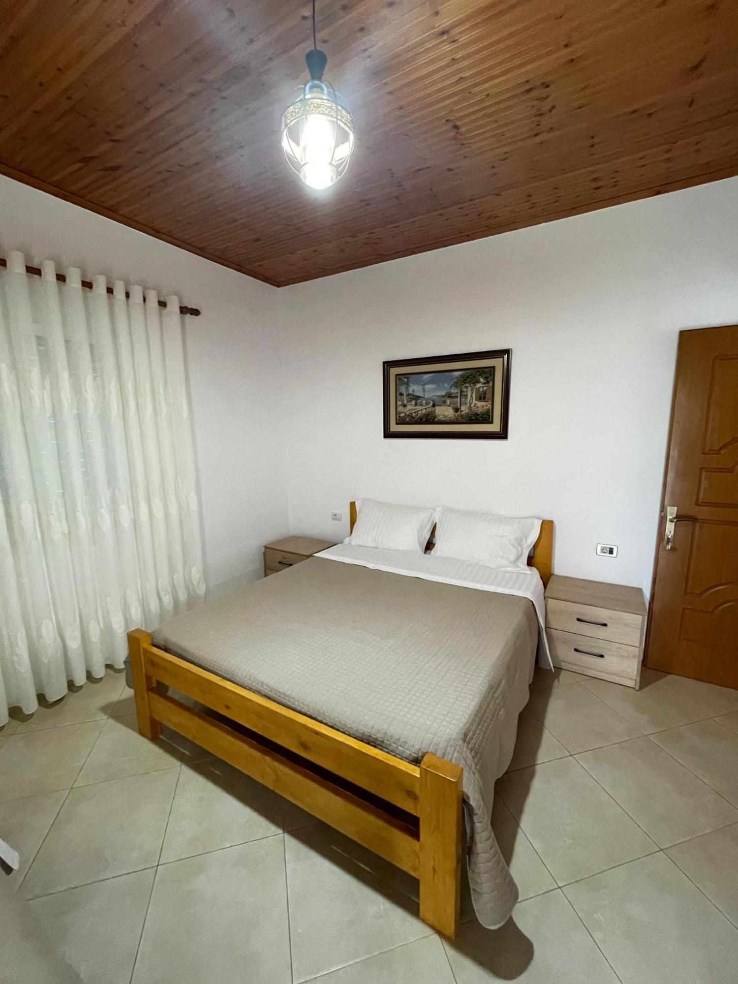 Rent Rooms Sakolli Berat Esterno foto